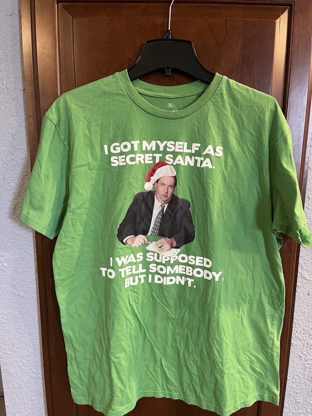 Men's Tee Size XL The Office Kevin‎ Secret Santa Green short sleeve Nice. Clean.